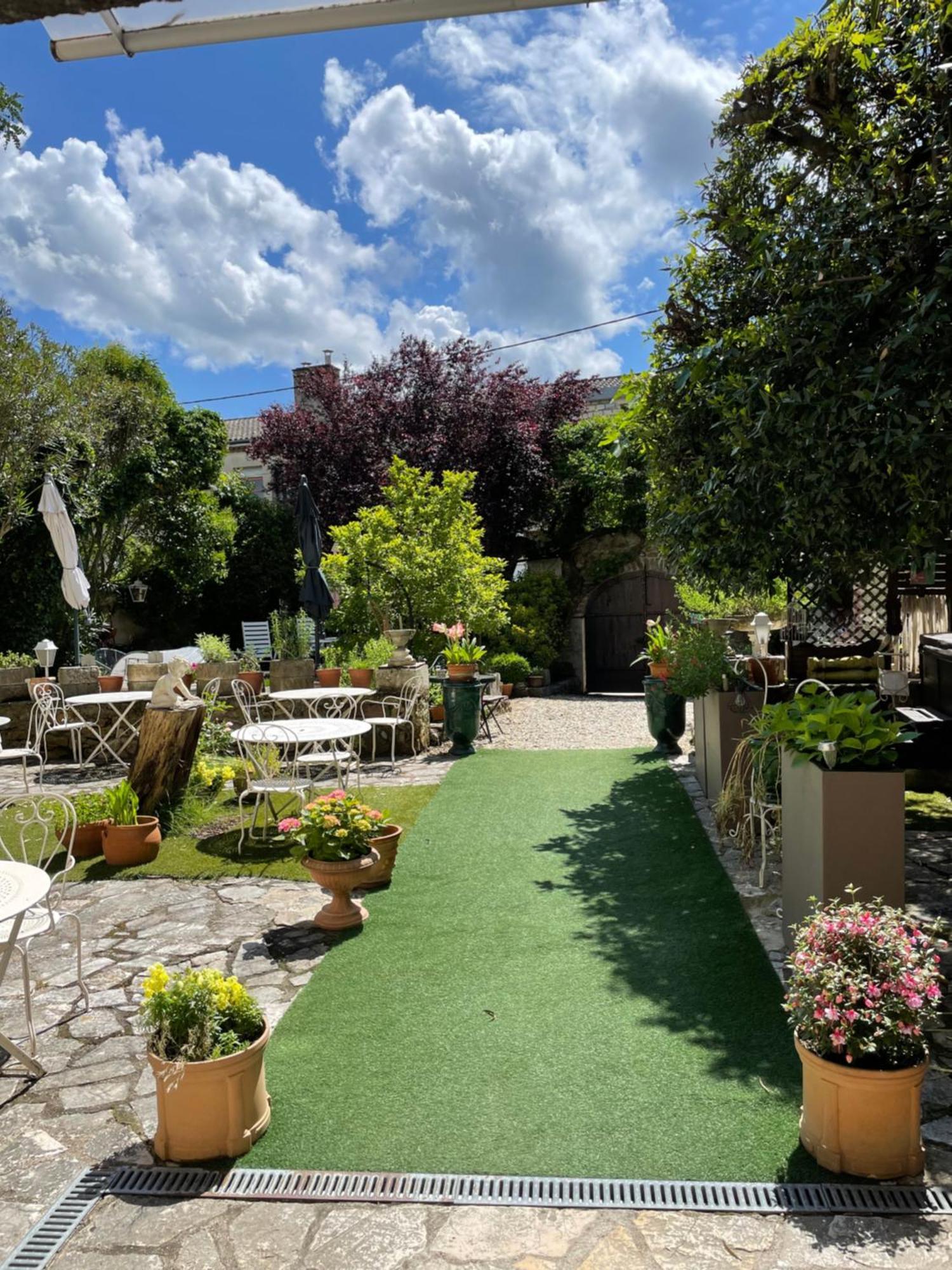 Le Manoir Du Raveyron Hotel Vallon-Pont-dʼArc Eksteriør billede